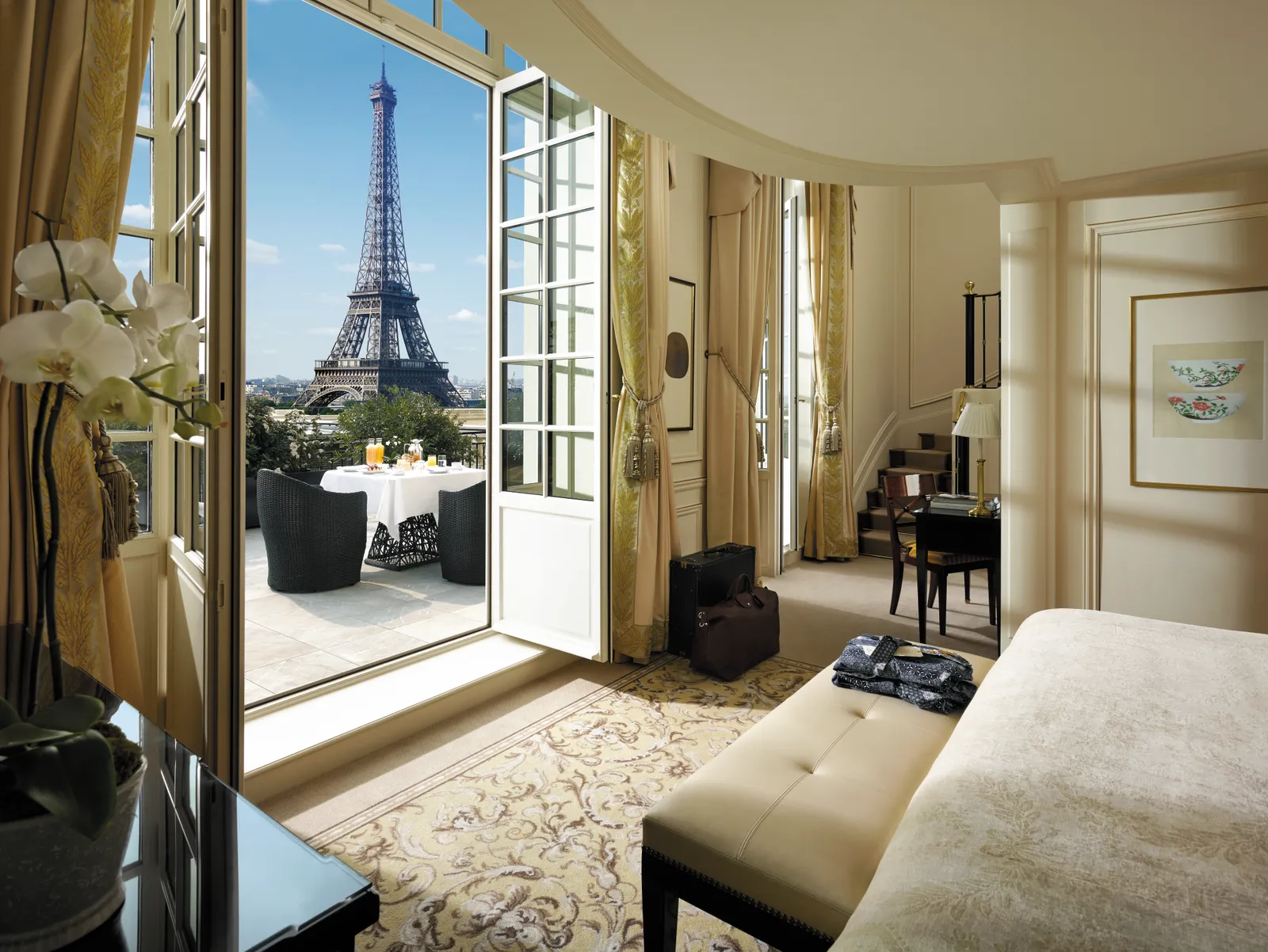 Best Hotels in Paris with Eiffel Tower Views | Fifth and Paris Best Hotels in Paris with Eiffel Tower Views