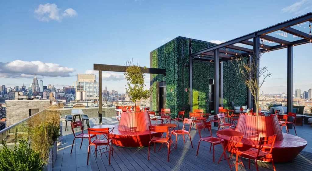 Best nyc hotels under 500, rooftop bar citizenm bowery